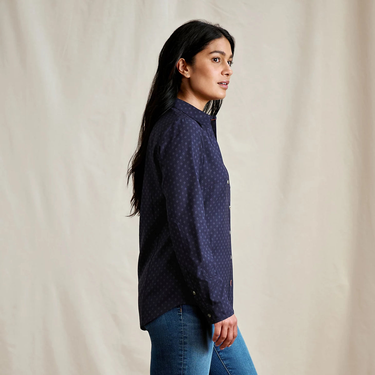 Orvis Trending | Women's Tech Chambray Long-Sleeve Work Shirt
