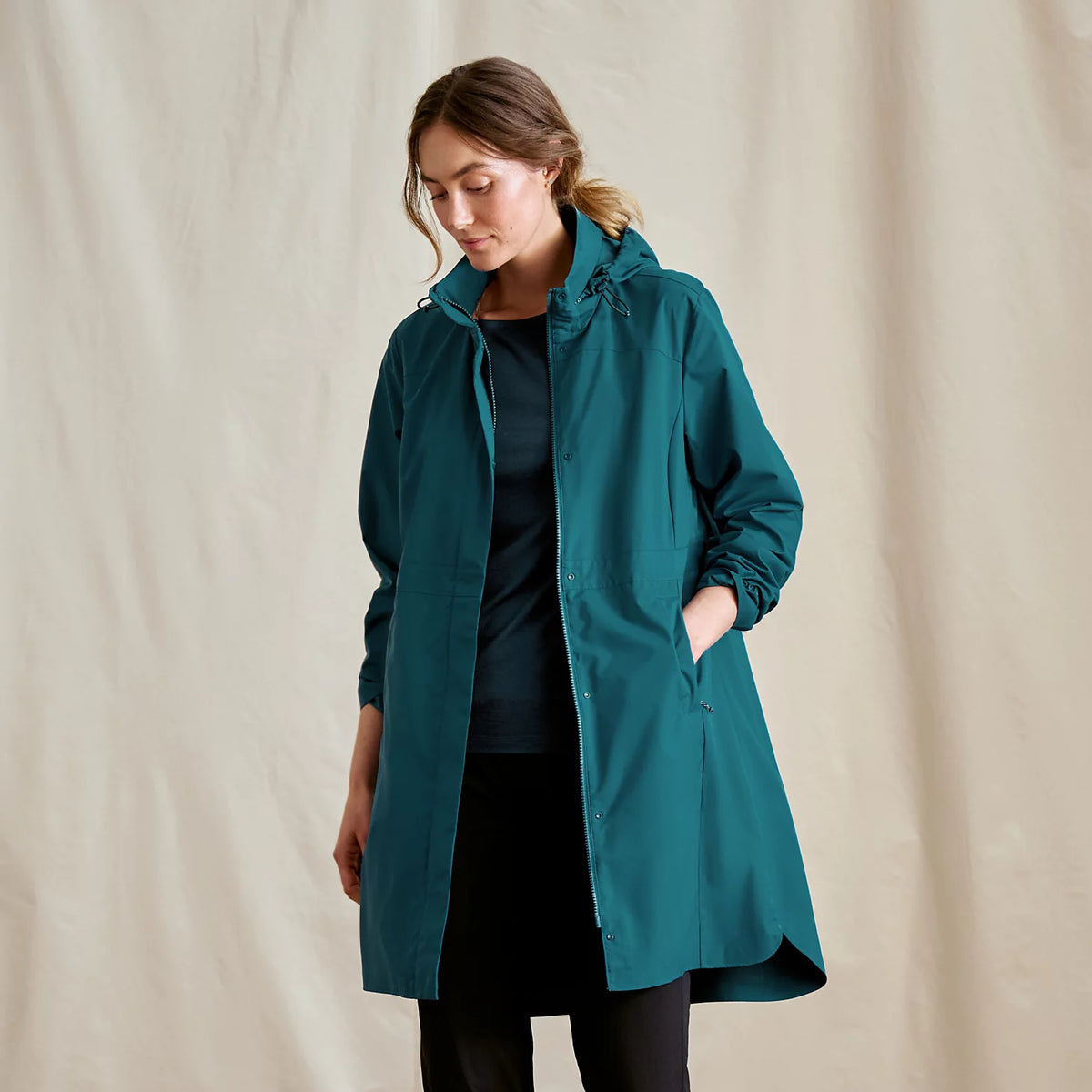 Orvis Exclusive | Women's Outbound Pack & Go Parka