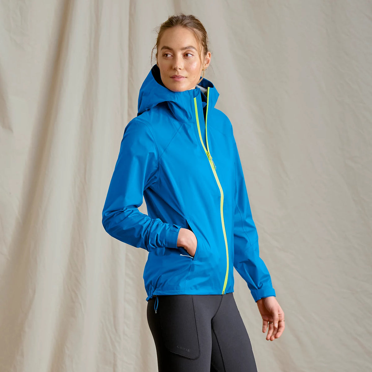 Orvis Exclusive | Women's Ultralight Storm 2.5L Jacket