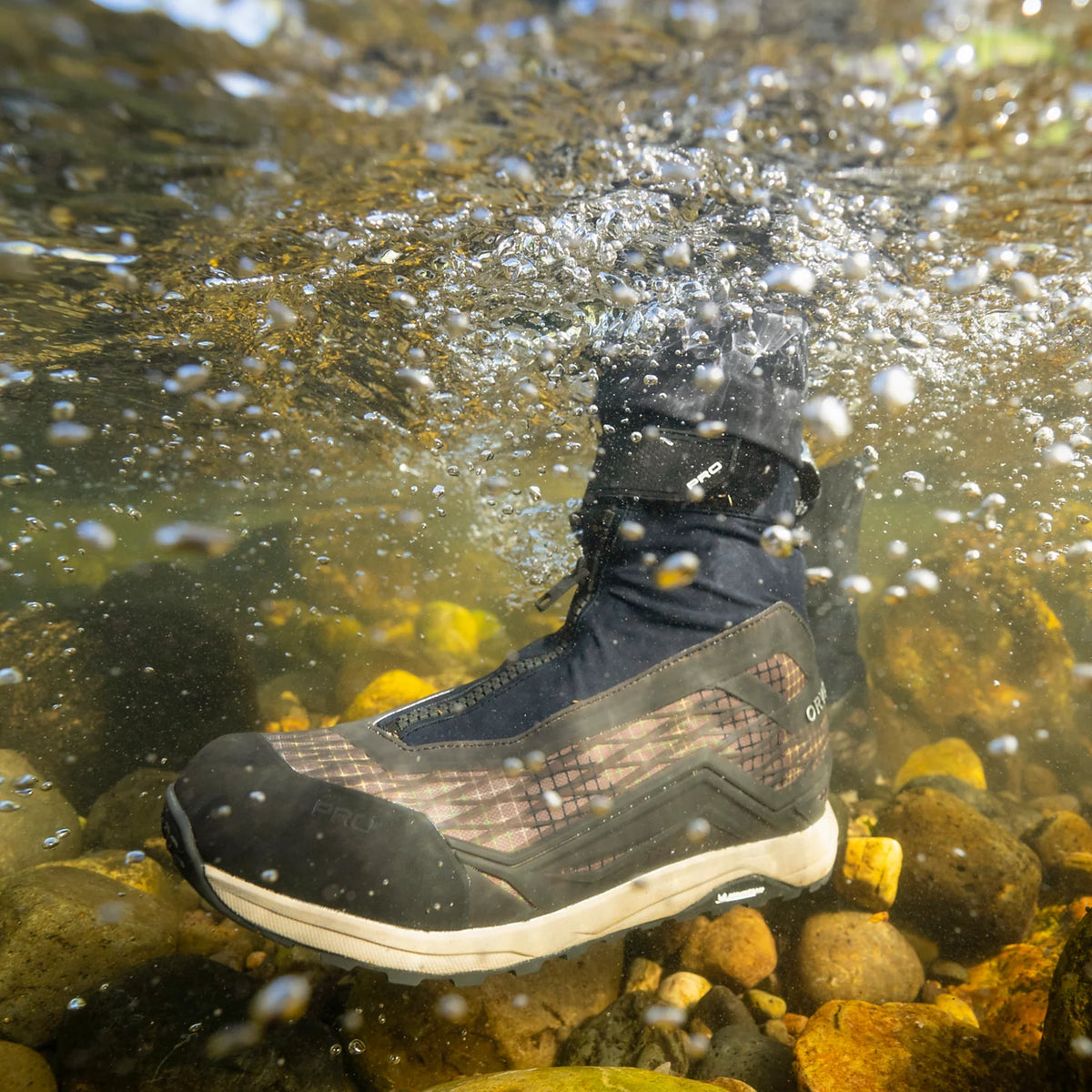 Orvis Latest | PRO Approach Hiker - Camo